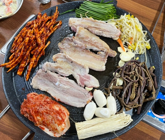 더덕솥뚜껑삼겹살 율량점 이미지