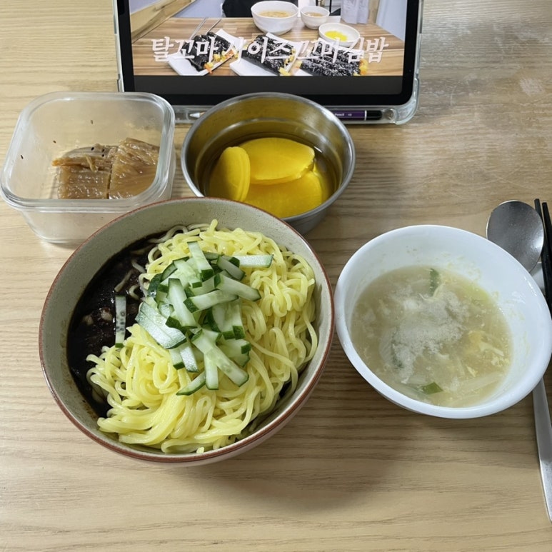 포리김밥 이미지