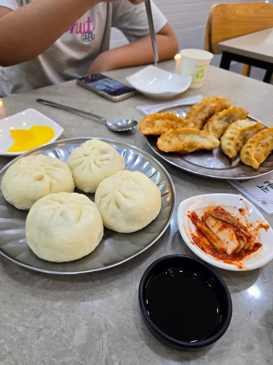 팔공손만두 이미지