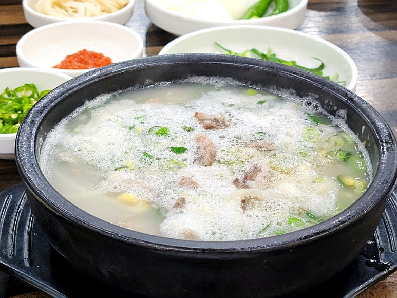 돈국밥 본점 이미지