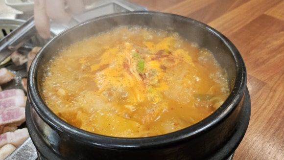 남산홍돼지 이미지