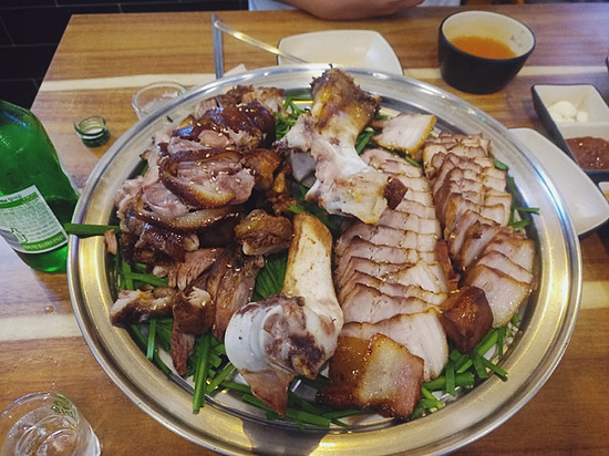 황토숯가마로구운족발 이미지