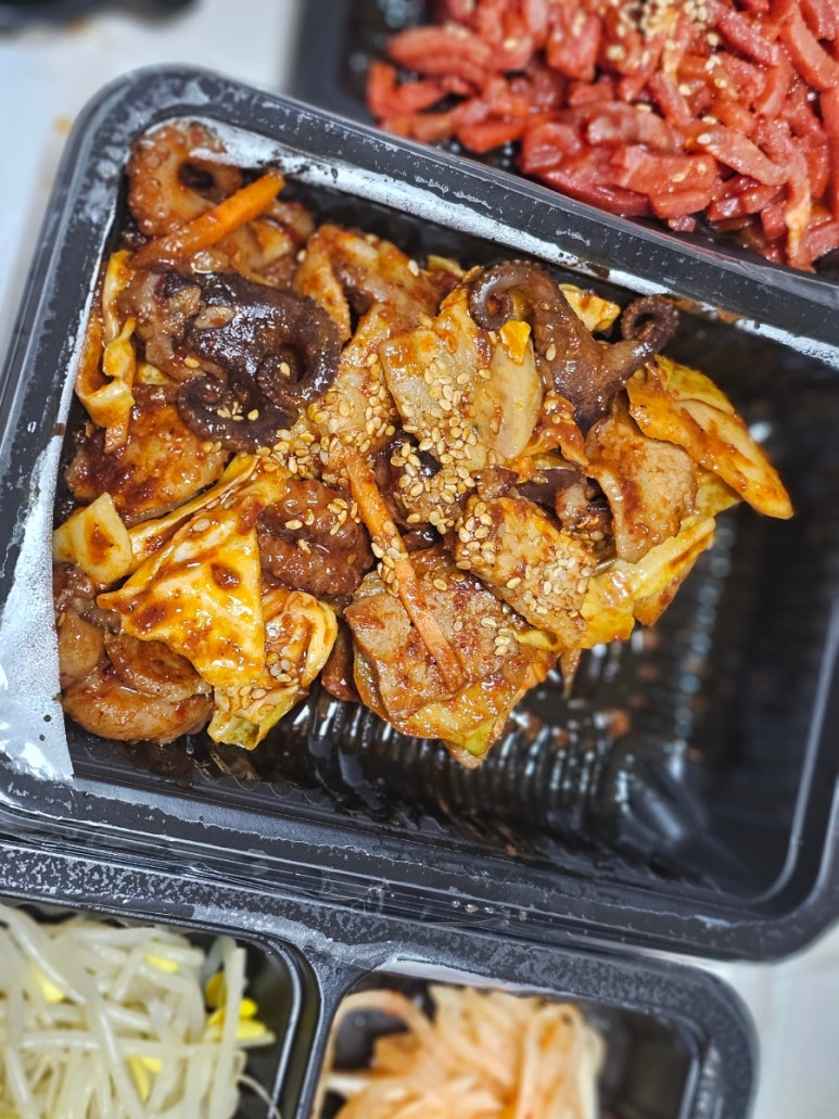 쭈블링불맛직화쭈꾸미&고기왕창비빔밥 이미지