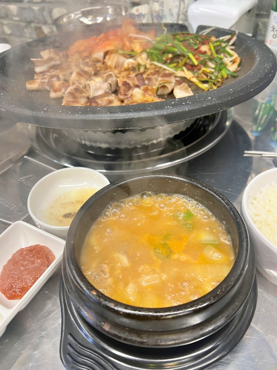 창영이부추냉삼&국수집 신림점 사진 7