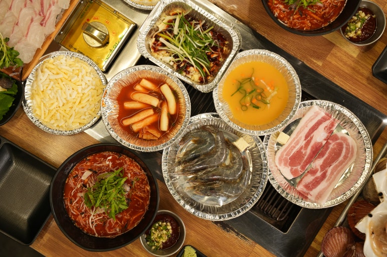조개까는 삼겹살 이미지