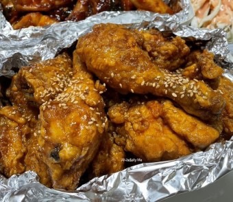 냠냠숯불두마리치킨 이미지