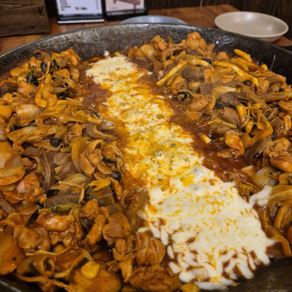 마녀의닭갈비(용봉점) 이미지