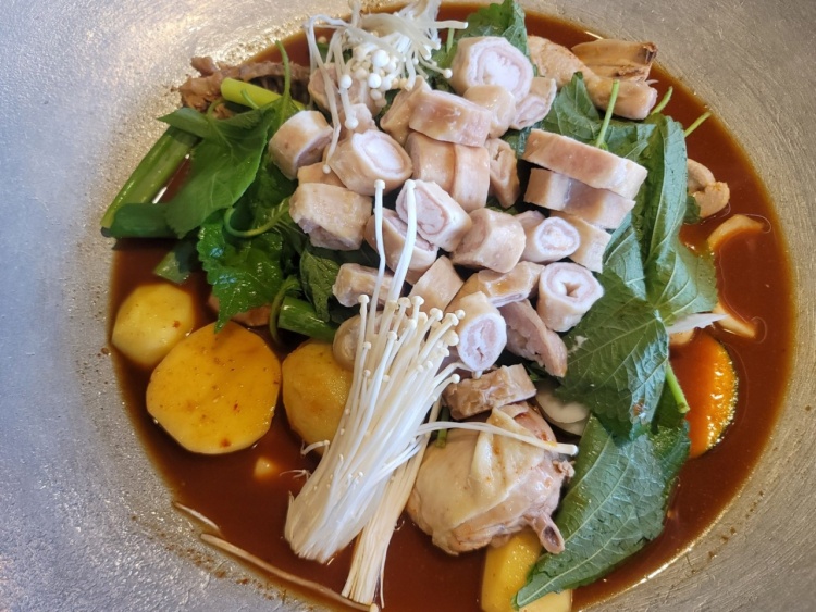 솥뚜껑식당 이미지
