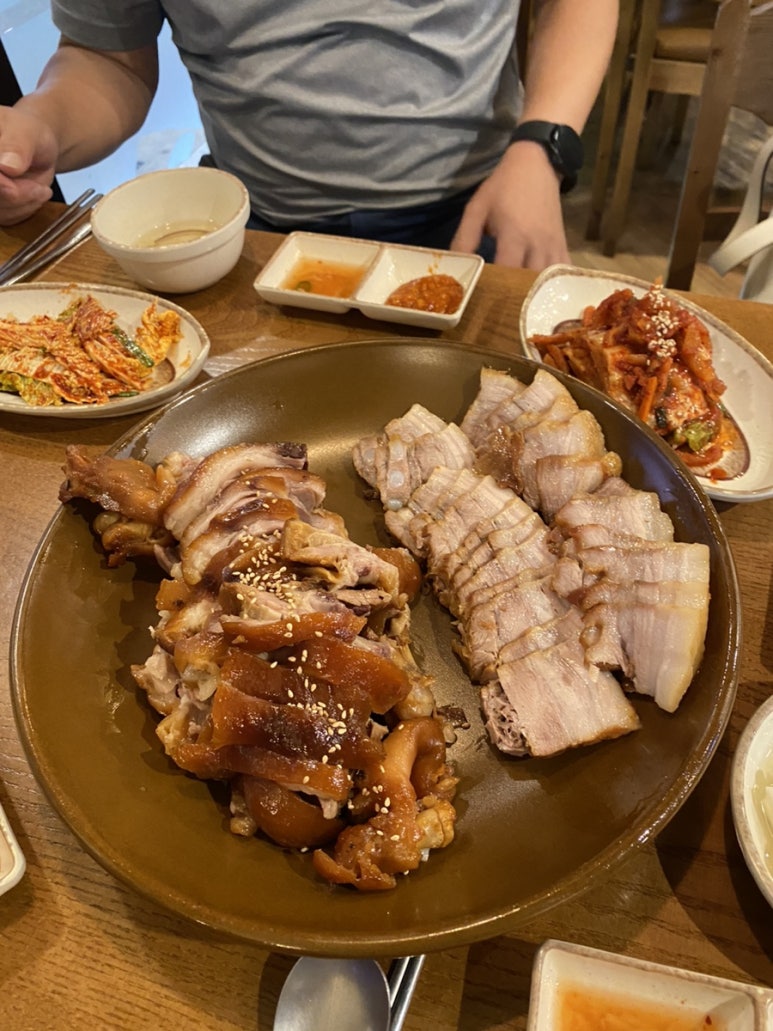 가장맛있는족발거제 이미지