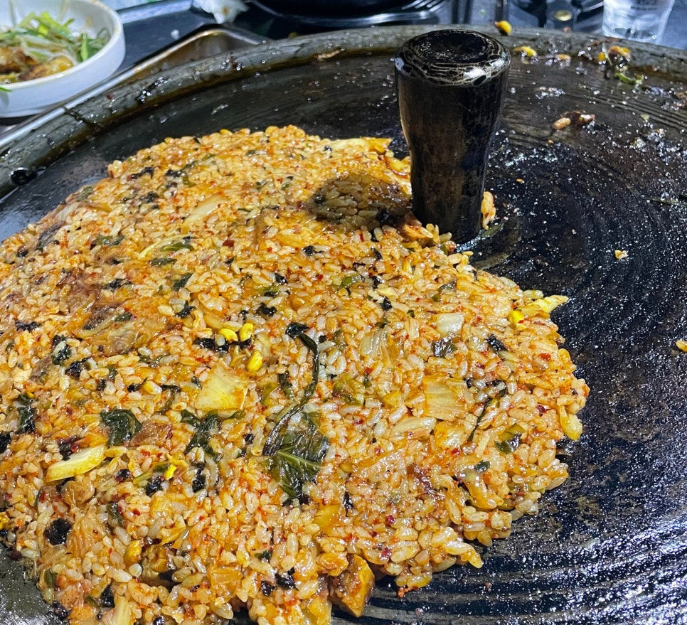 꿀돼지솥뚜껑삼겹살 이미지