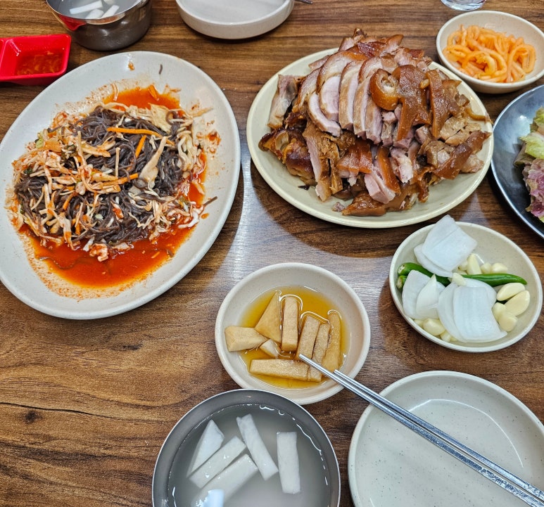 장충동뚱뚱이할머니족발보쌈 이미지