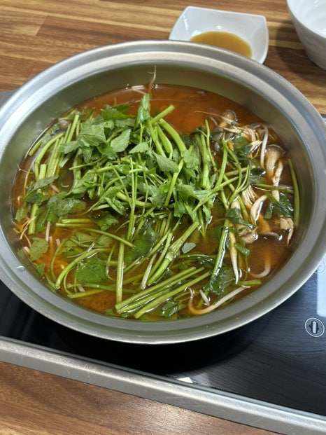 샤브샤브버섯칼국수 이미지