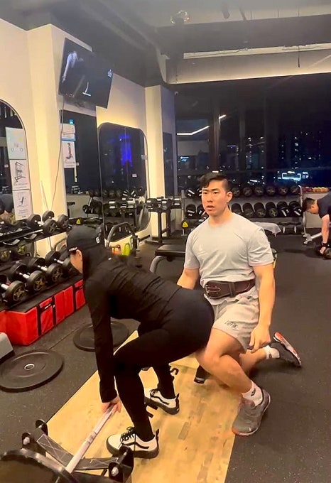 식스컷츠 이미지