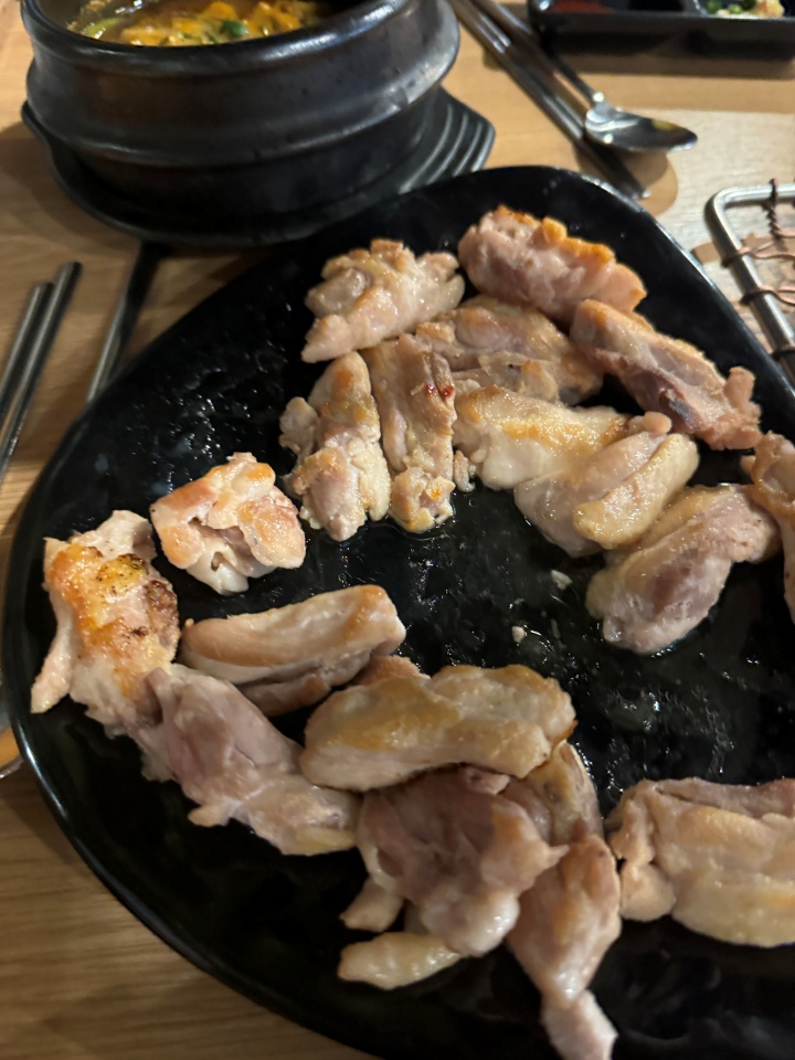 항아리숯불닭갈비파주점 이미지