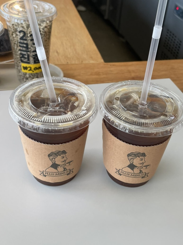 플러스마이너스커피화목원 이미지