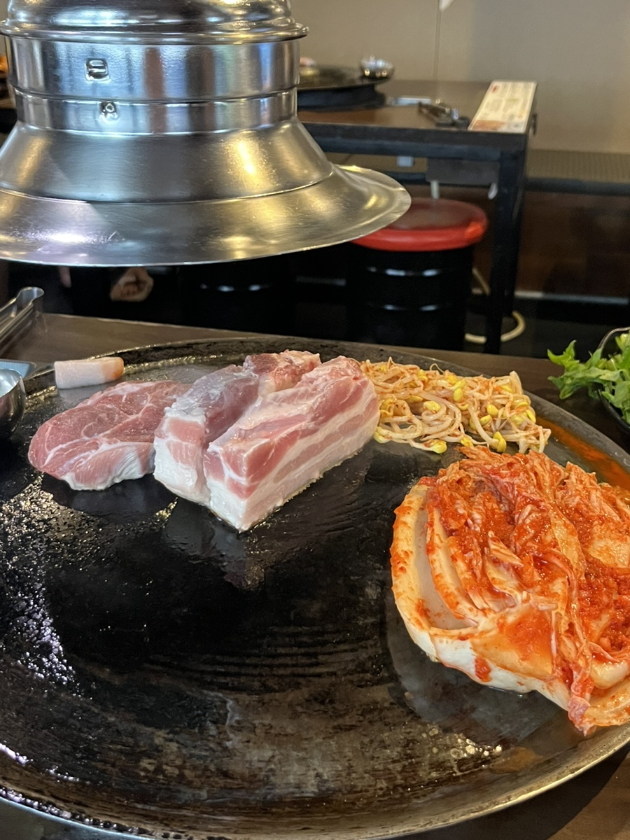 동두천솥뚜껑삼겹살 이미지