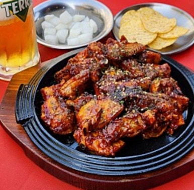 냠냠숯불두마리치킨 이미지