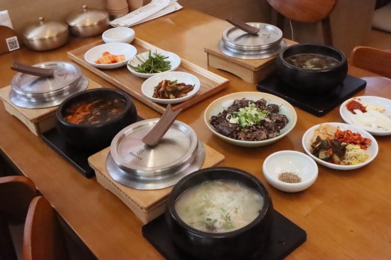 형제돼지 이미지
