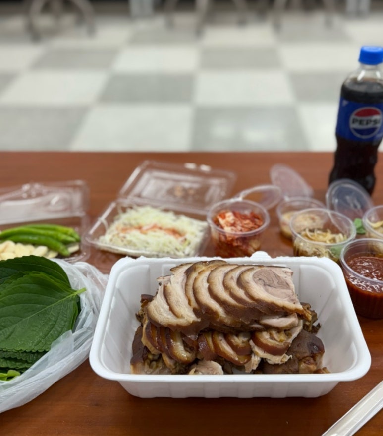 옛날왕족발 이미지