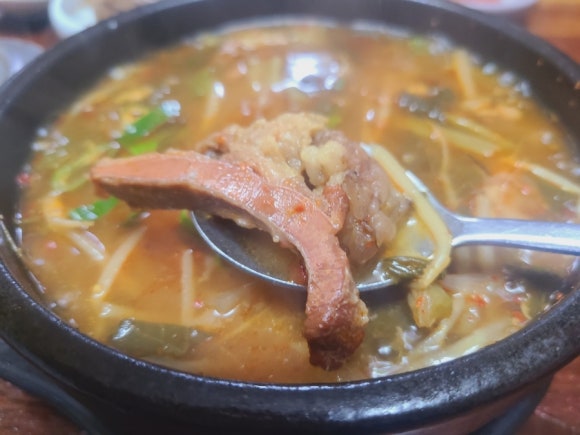 명품한우수구레국밥 이미지