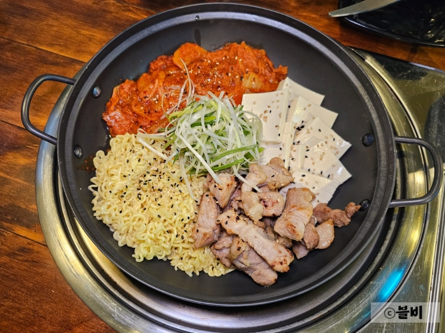 토핑폭탄김치찜 이미지
