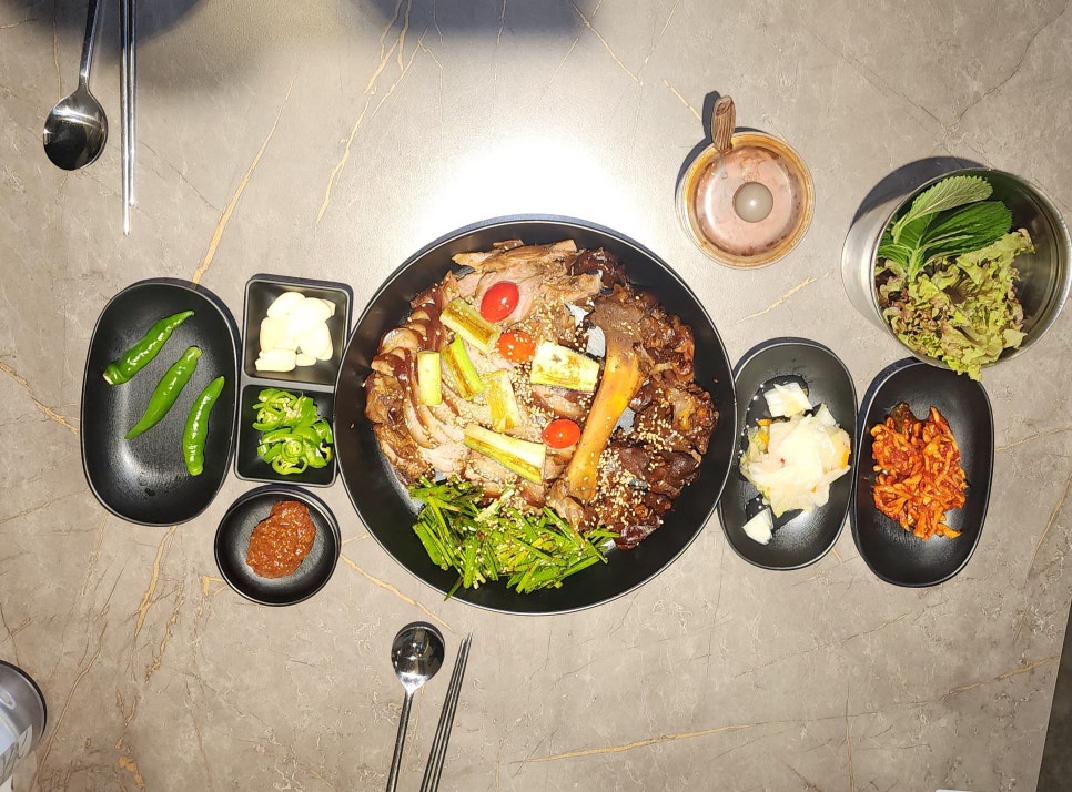 신마님왕족발 이미지