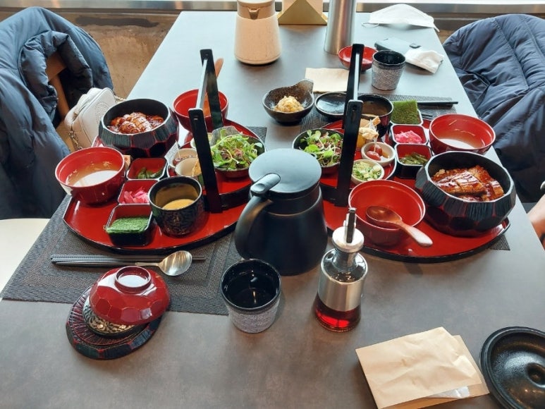 리덮밥 이미지