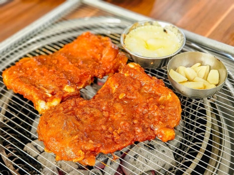 강촌우미숯불닭갈비 이미지