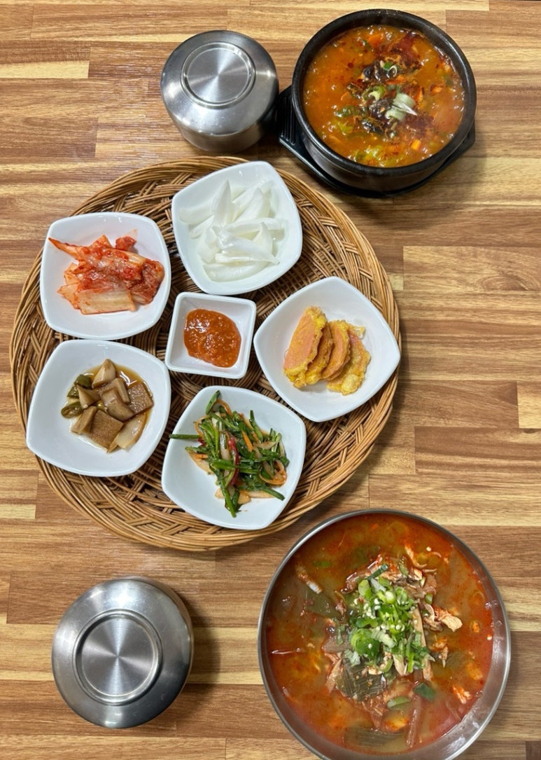 연일소문난닭개장 이미지