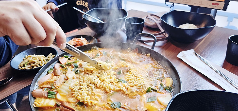 롱쓰부대찌개 이미지