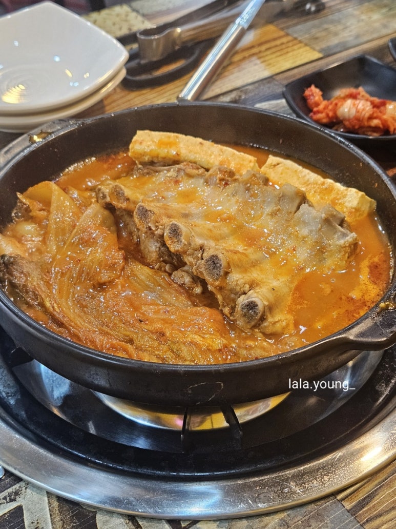 식당 완행버스 이미지
