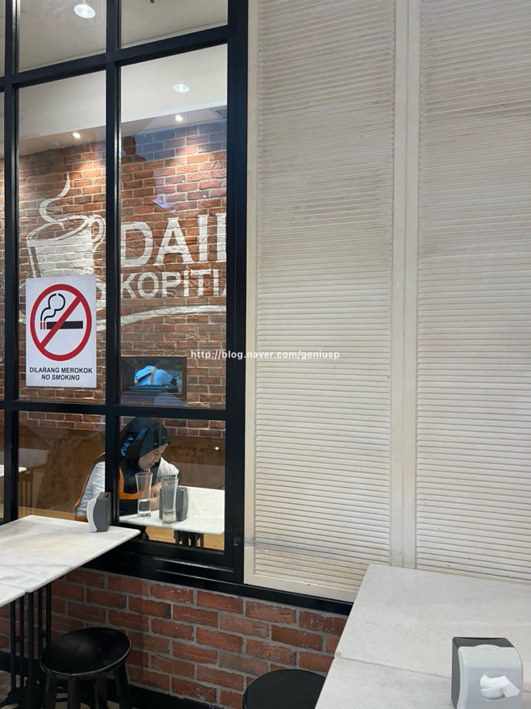 카페로자리 이미지