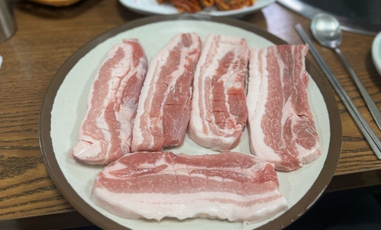 꿀돼지한상 이미지
