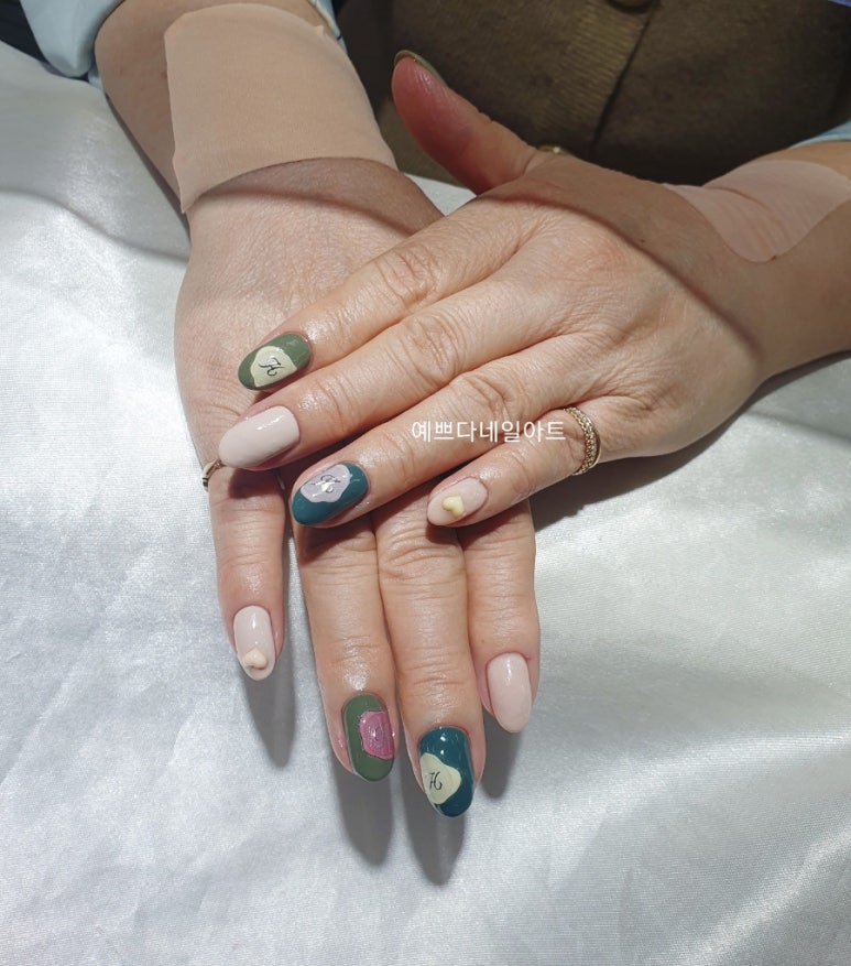 예쁘다네일아트 이미지