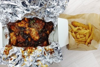 냠냠숯불두마리치킨 이미지