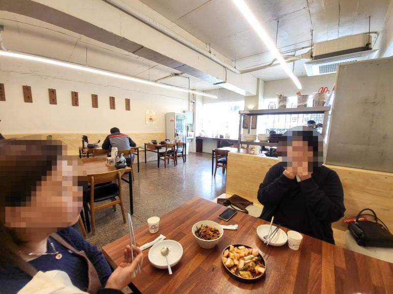 제비집손칼국수 이미지