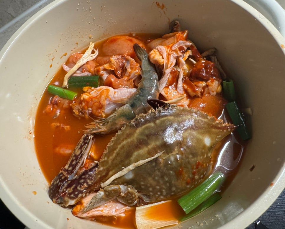 꽃게품은닭 이미지