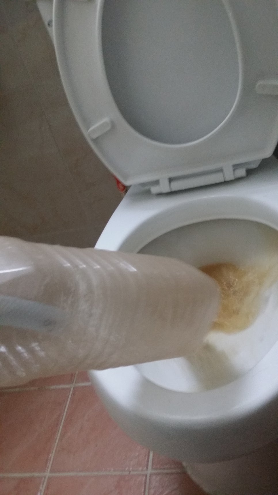 변기막힘 이미지