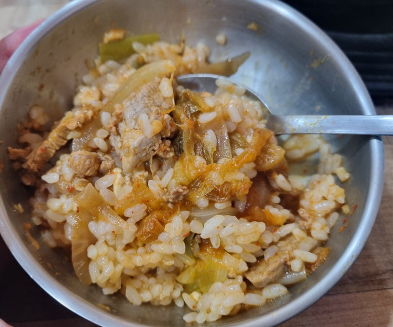 얌얌찌개 이미지