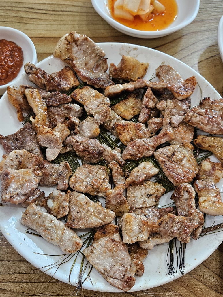 천년돼지숯불구이 이미지