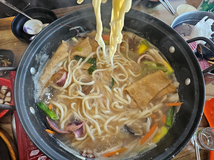 뚝방집 이미지