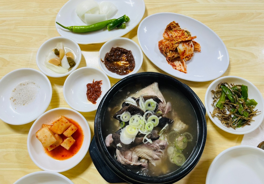 동묘흑염소삼계탕 이미지