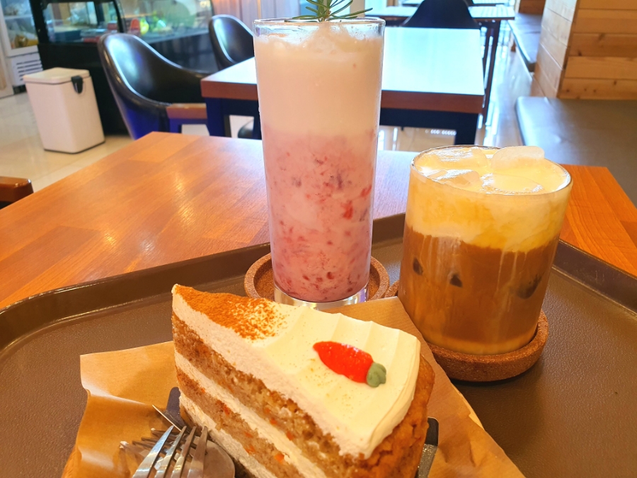 카페온더윤 이미지