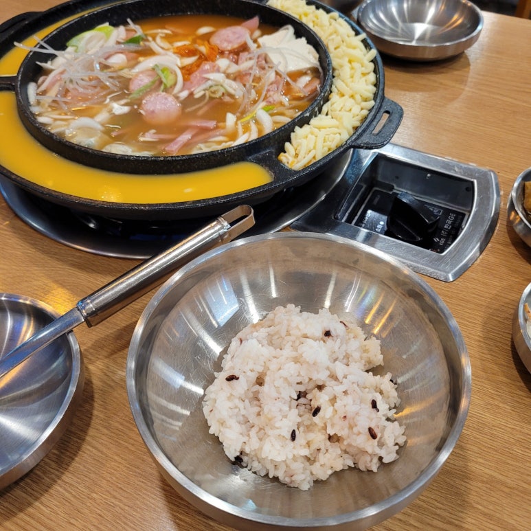아찌부대찌개 이미지