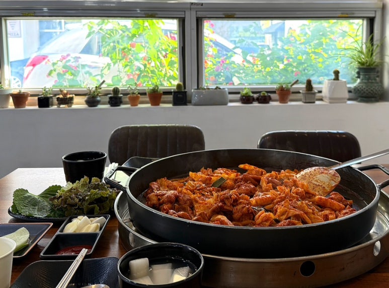본가호반닭갈비막국수 이미지