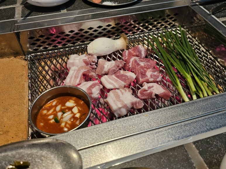 숯돈명화 이미지