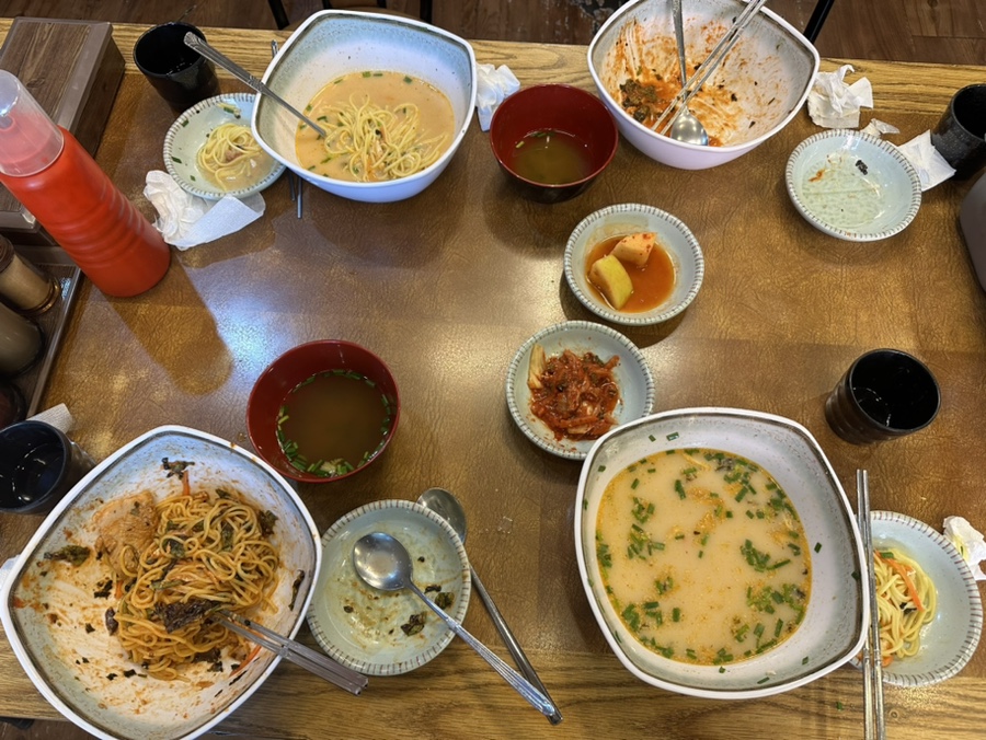 엄마의 고기 만찬 이미지