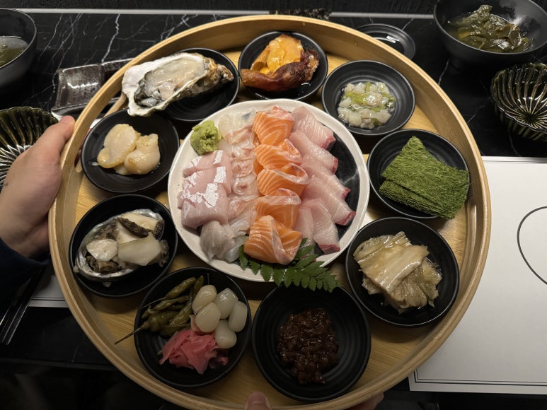 진영수산 다이닝 이미지