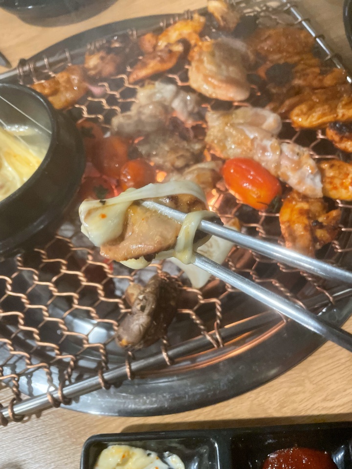 항아리숯불닭갈비파주점 이미지