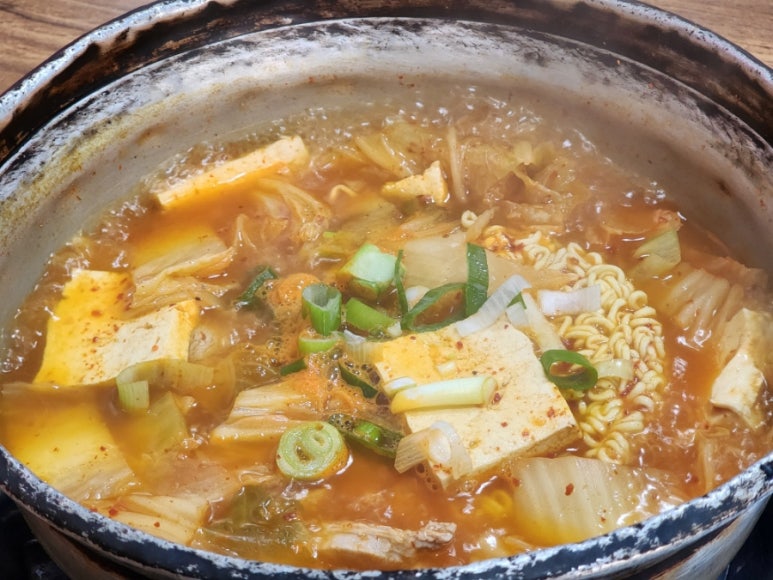 양푼생고기김치찌개 사진 6